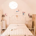 Karen House 4*