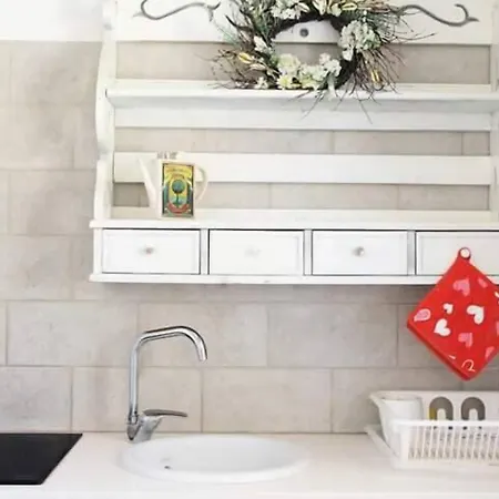 בית הארחה Karen House 4*