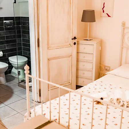 Karen House Гостевой дом Полиньяно-а-Маре