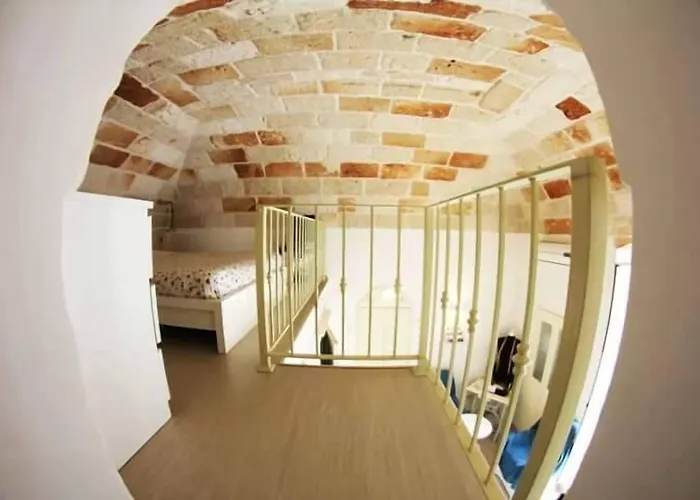 Karen House Полиньяно-а-Маре